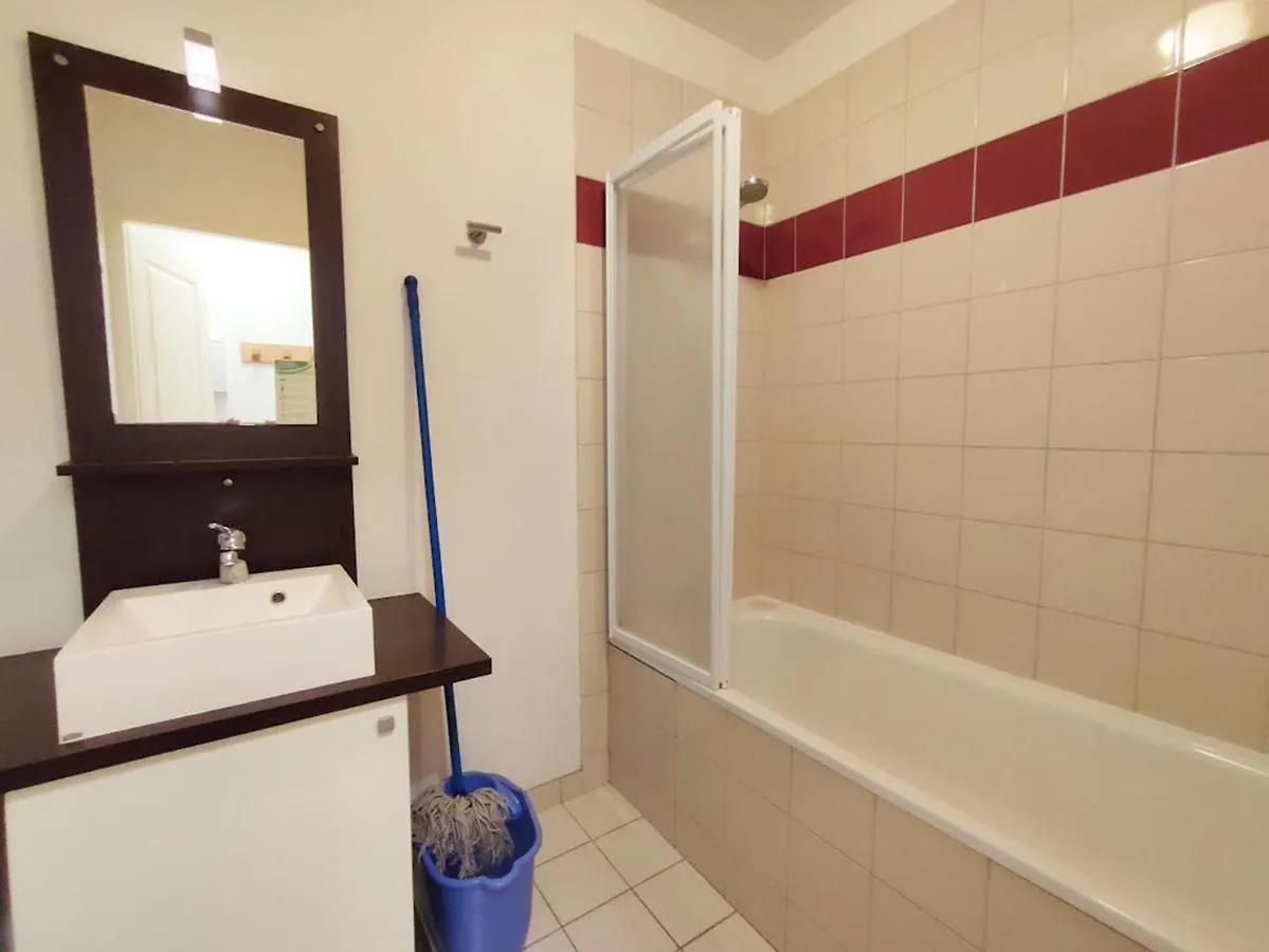 Apartment Le Coudon, T2, Centre Luchon, Wifi, Casier A Skis, Ascenseur, 5 Personnes Bagneres-de-Luchon