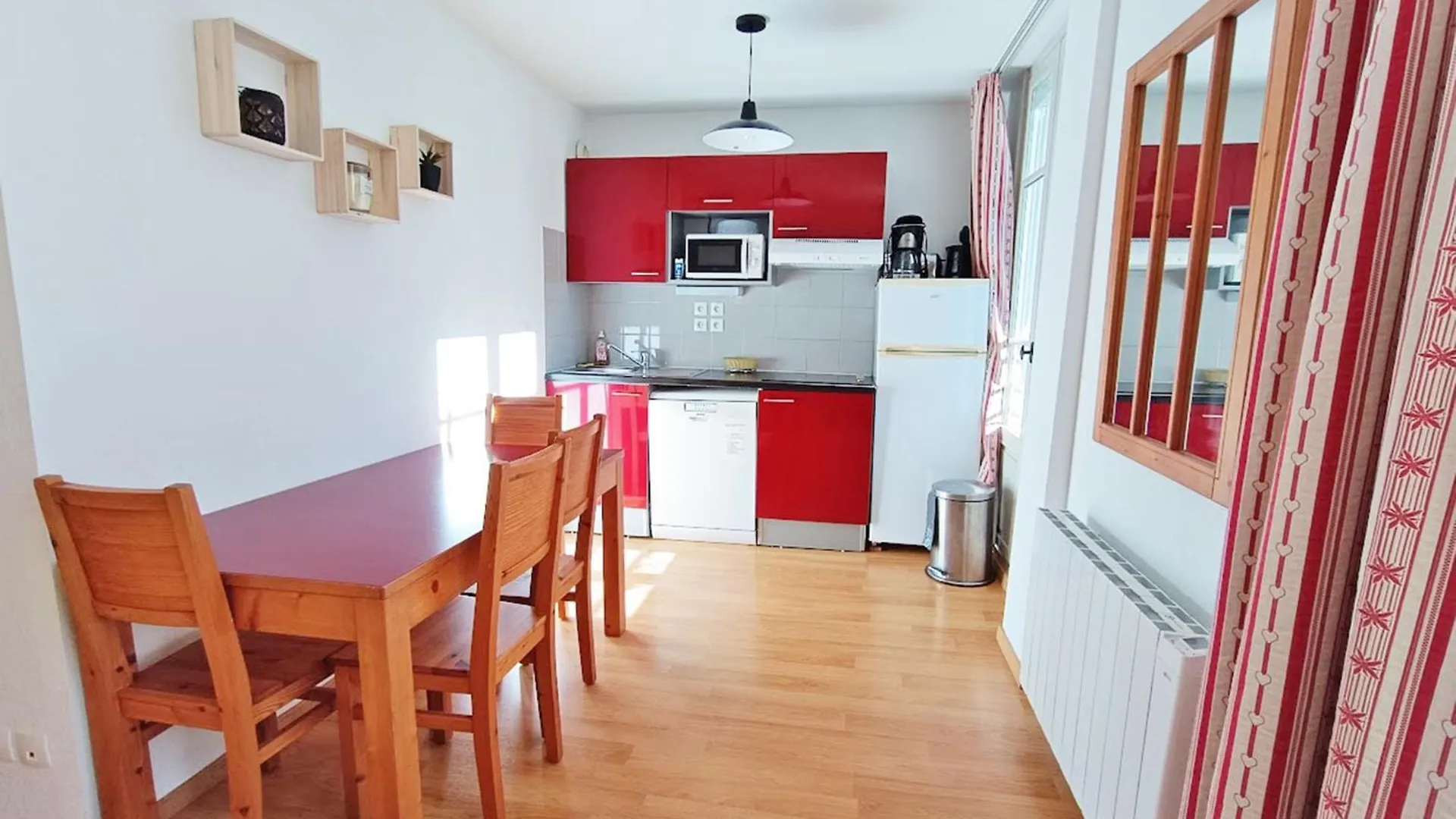 Le Coudon, T2, Centre Luchon, Wifi, Casier A Skis, Ascenseur, 5 Personnes Bagneres-de-Luchon 0*,  France