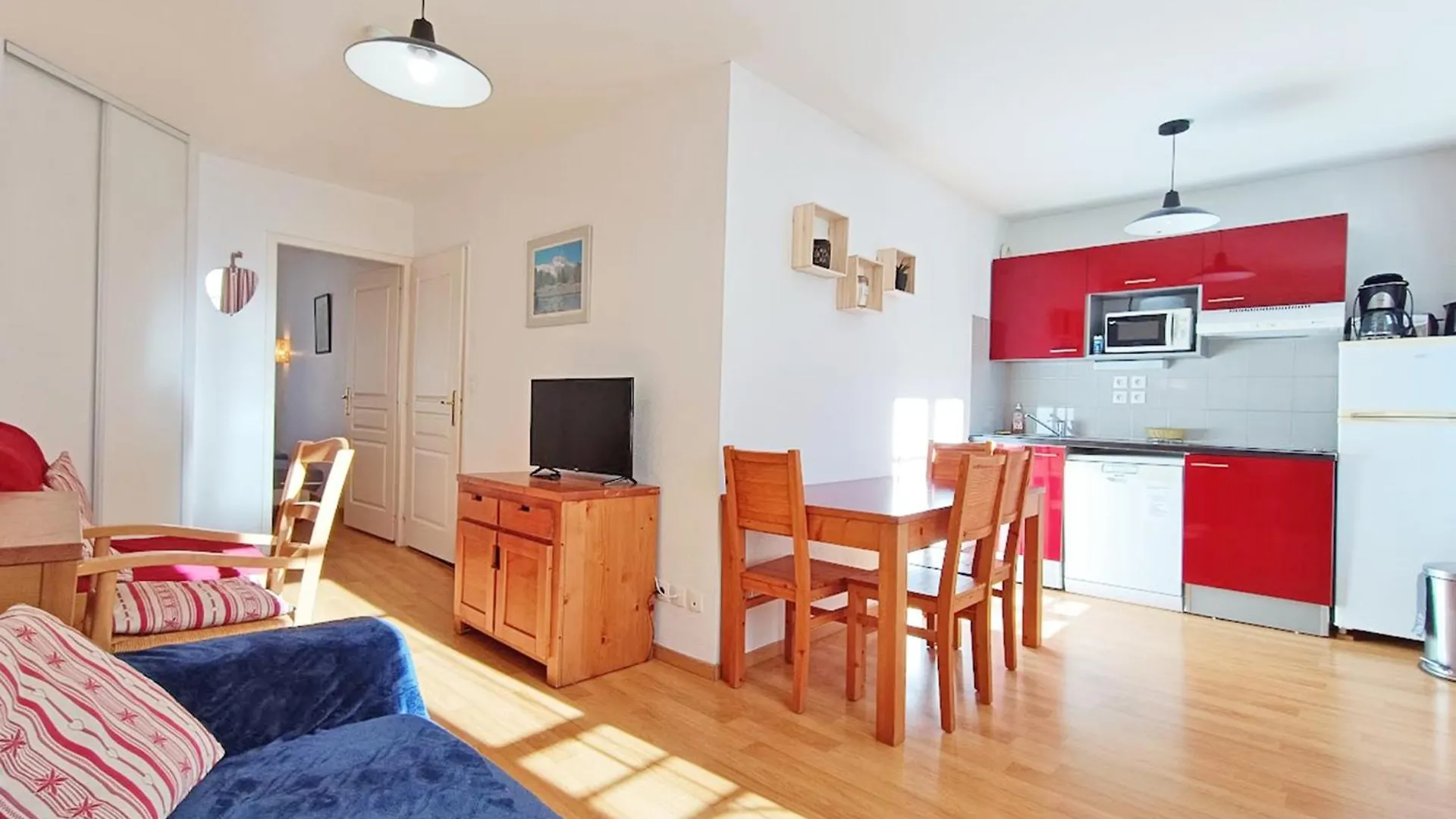 Le Coudon, T2, Centre Luchon, Wifi, Casier A Skis, Ascenseur, 5 Personnes Bagneres-de-Luchon Apartment